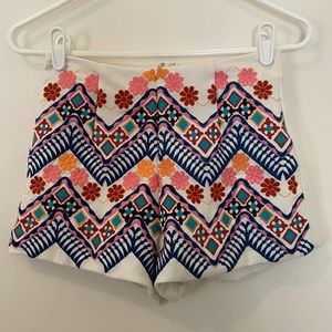 L’atiste embroidered colorful white shorts small